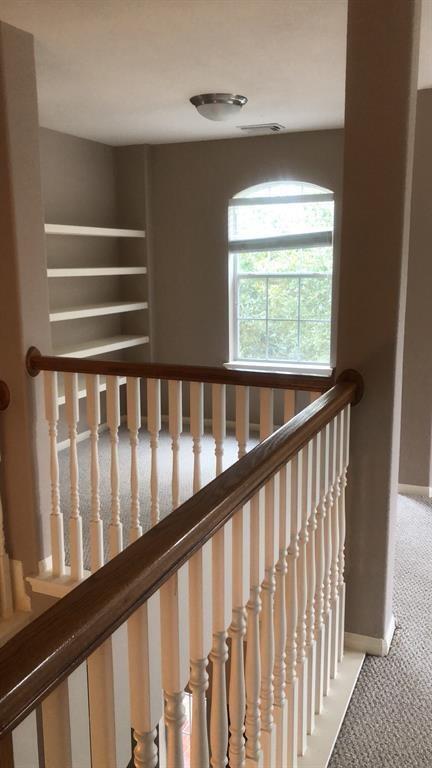 Building Photo - 719 Hollyhock Dr