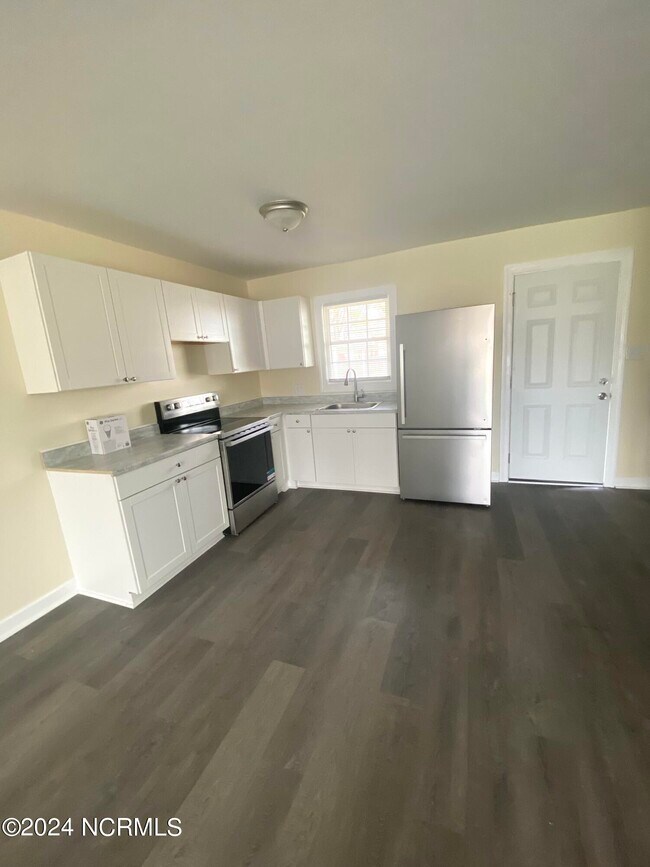 Foto del edificio - 4134 Corbett Cir