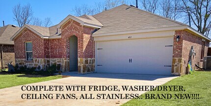 Building Photo - 402 Goliad St