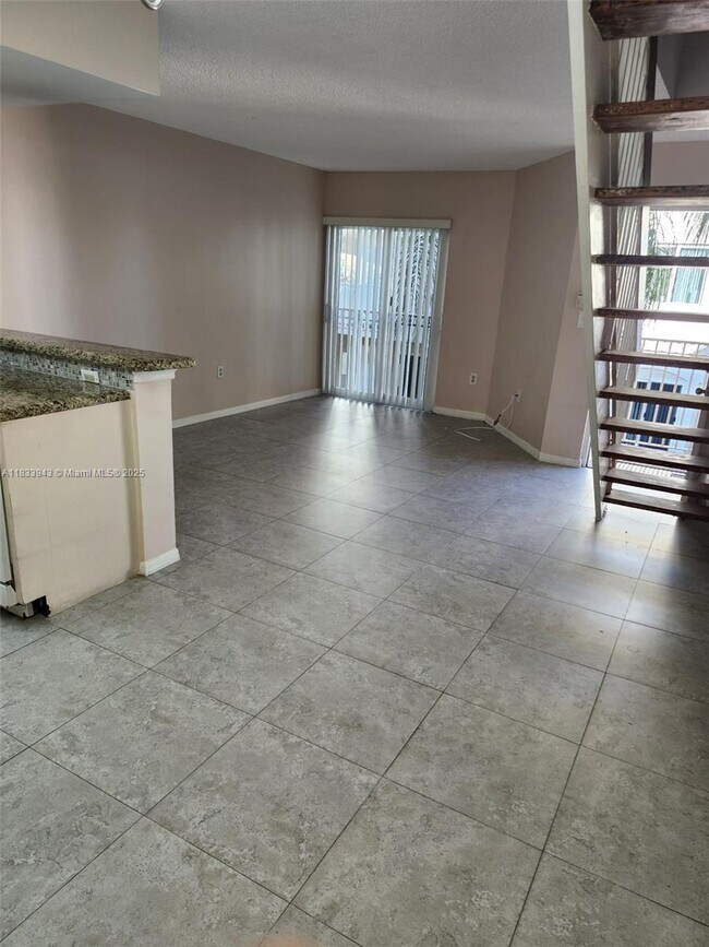 Foto del edificio - 665 NW 85th Pl