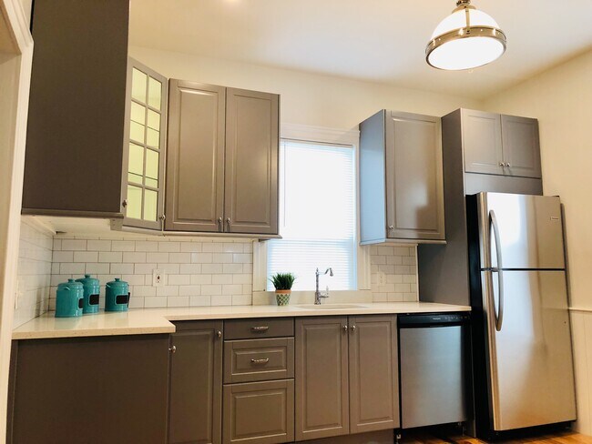 Building Photo - 3 Camp St