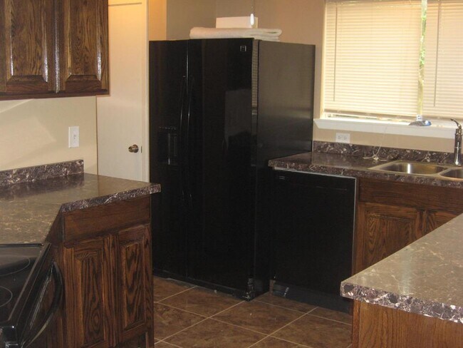 Foto del edificio - 1406 Crawley Ct