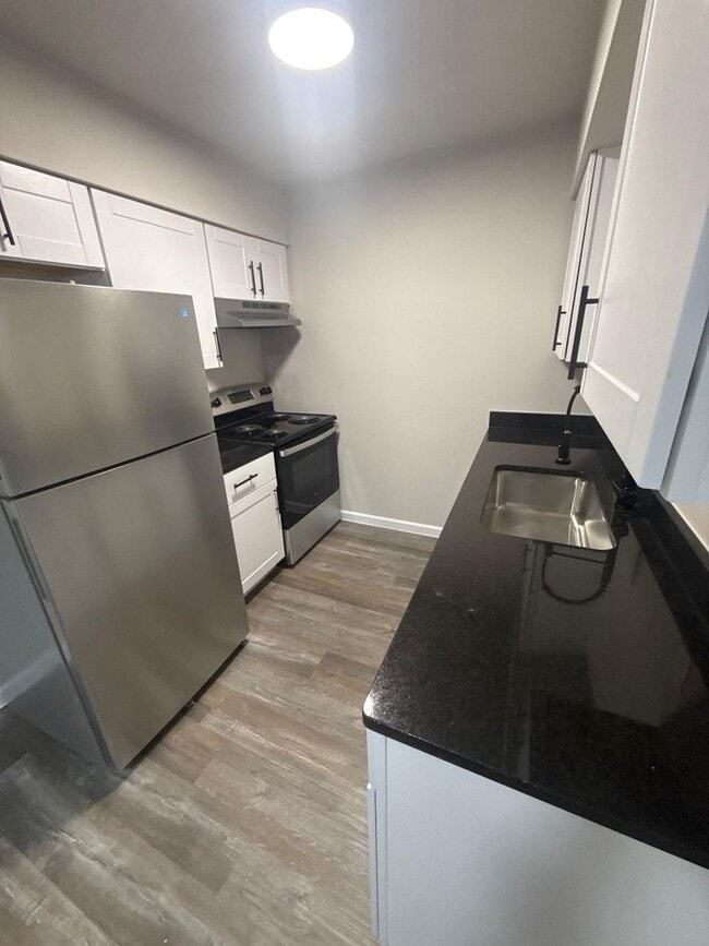 Interior Photo - Lakewood Gardens