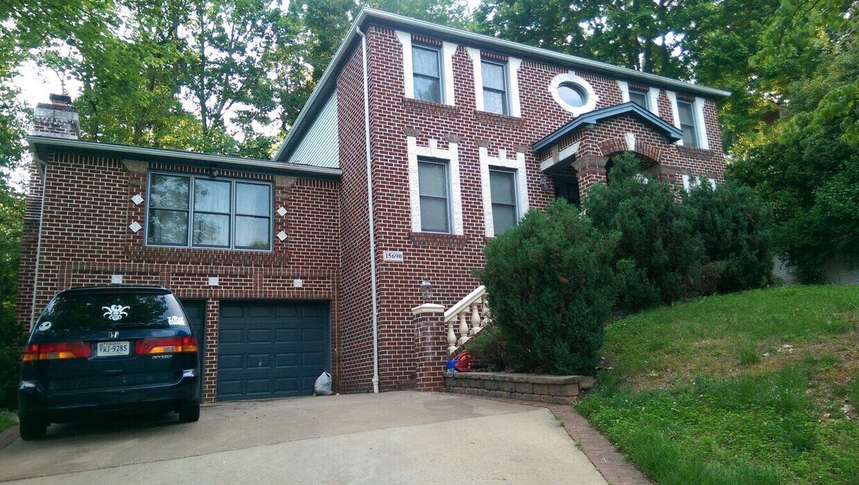 Primary Photo - 15690 Pike Trail