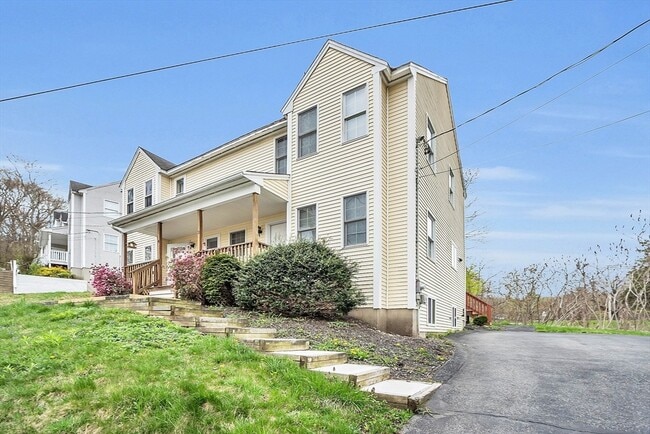 Building Photo - 2 Wigwam Hill Dr