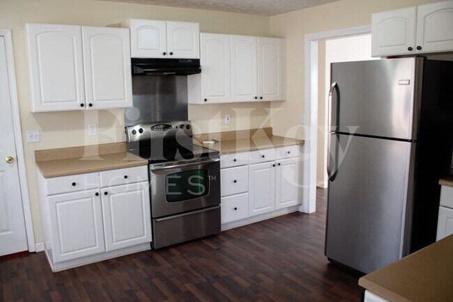 Foto del edificio - 3930 Pine Tree Ln