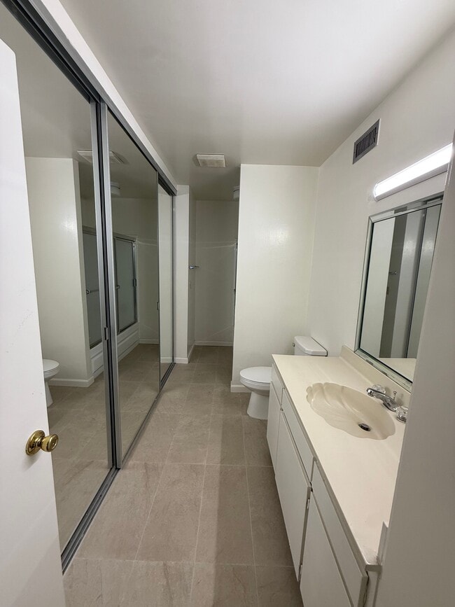 Building Photo - The Cove