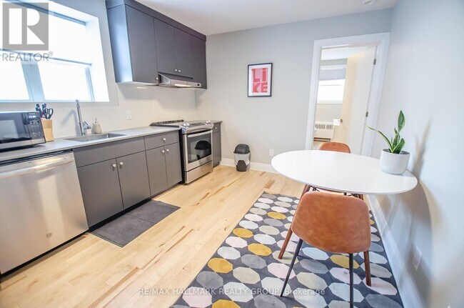 Photo du bâtiment - 245-245 Pères-Blancs Ave