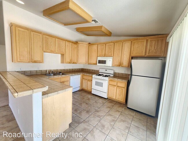 Building Photo - 3 br, 2 bath House - 6873 Peterson