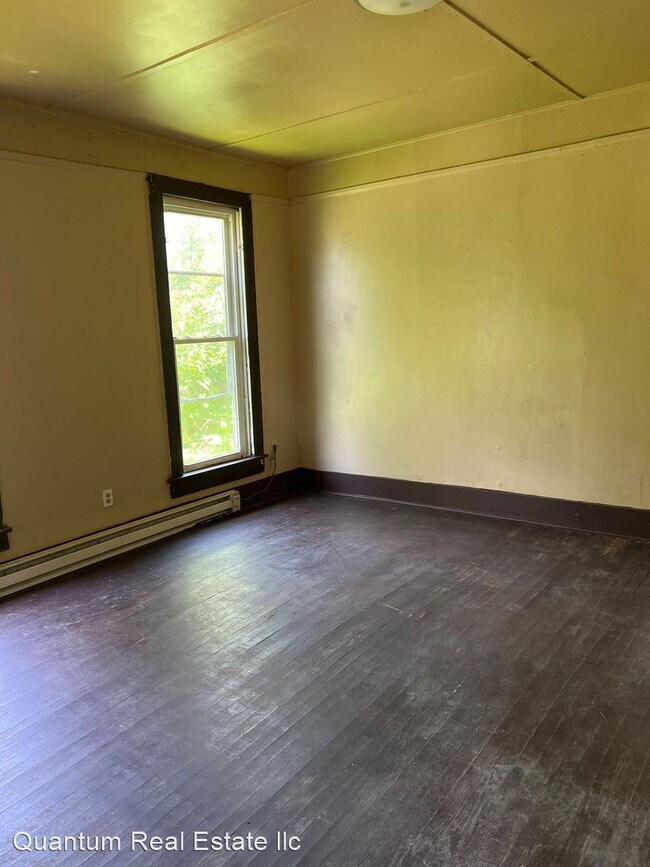 Building Photo - 2 br, 1 bath House - 415 N. N STREET