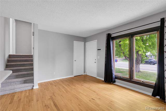 Foto del edificio - 1398 Elmwood St
