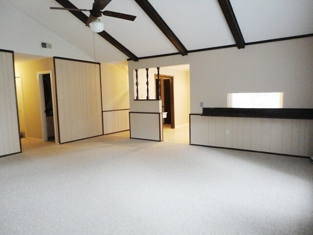 Foto del edificio - Big house in Shenandoah with double garage...