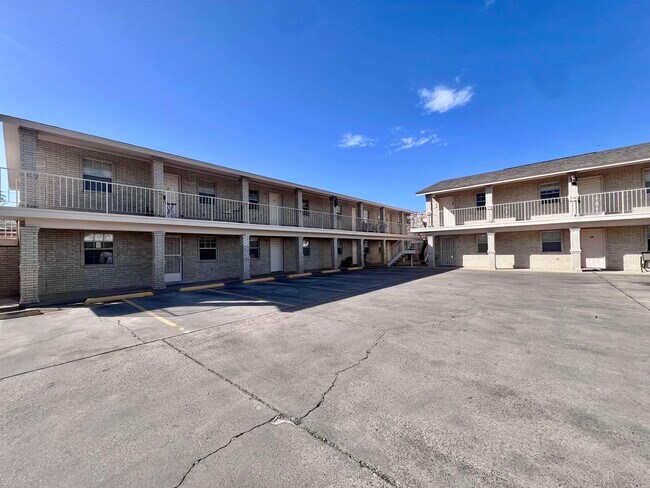 Foto del edificio - 216 E Cherry Ln