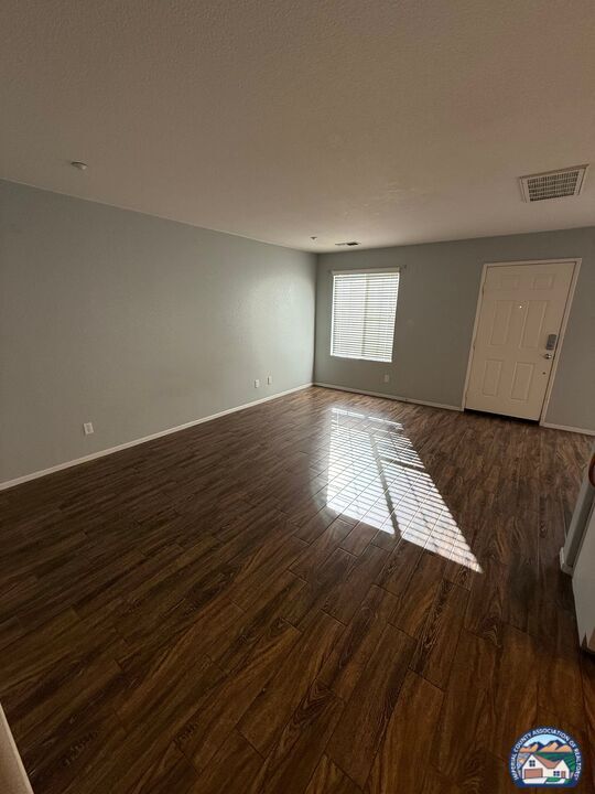 Foto del edificio - 642 Brewer Rd
