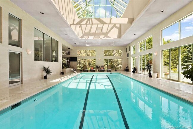 Foto del edificio - 345 Governors Ln