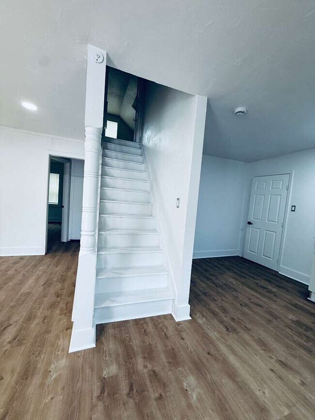 Foto del edificio - 124 E Northrup Dr