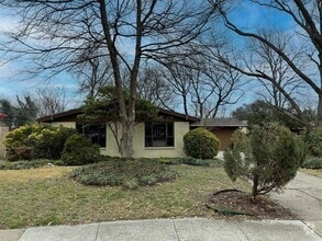 Building Photo - 730 Greenhaven Dr