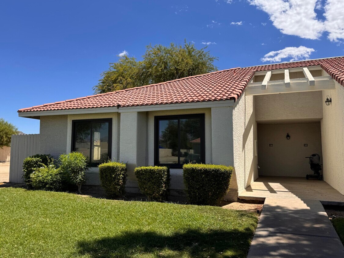 Foto principal - 43376 Cook St