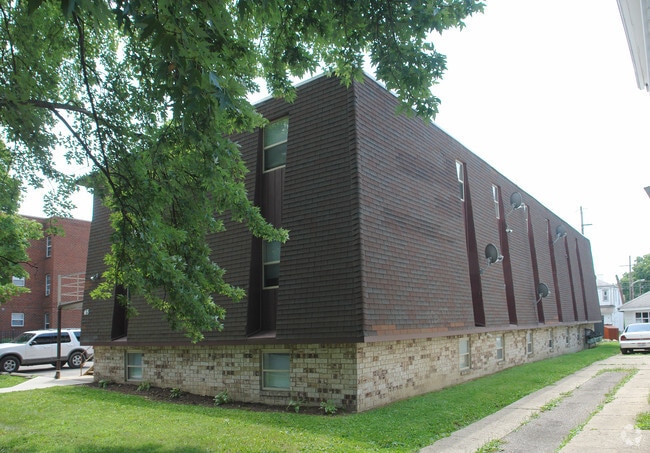 Building Photo - Flats at 65