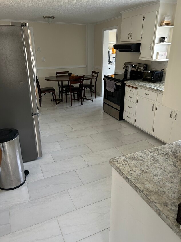 Remodeled kitchen with appliances - 37 River St