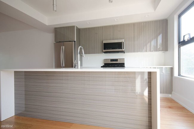 Building Photo - 521 Greene Ave