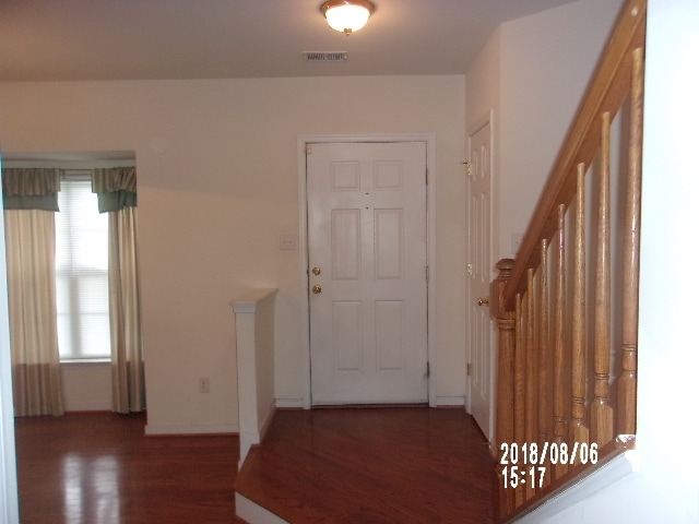 Building Photo - Eastern Henrico Townhome - 3 BR and 2 1/2 ...