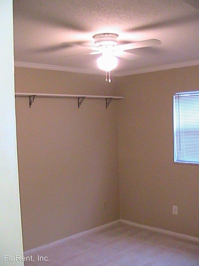 Foto del edificio - 3 br, 2 bath Apartment - 670 Iris Road