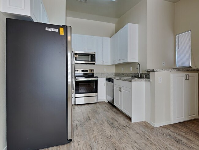 Building Photo - 7416 Lattimore Dr