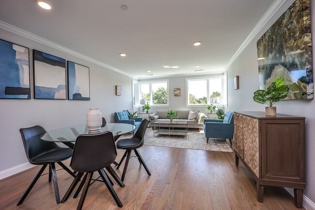 Building Photo - 1400 Centre St