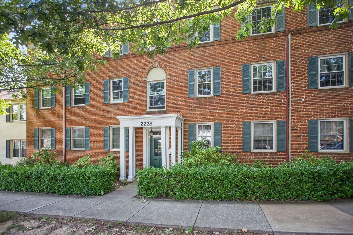 Spacious 2BR/1BA in Rock Creek Gardens! - Spacious 2BR/1BA in Rock Creek Gardens!