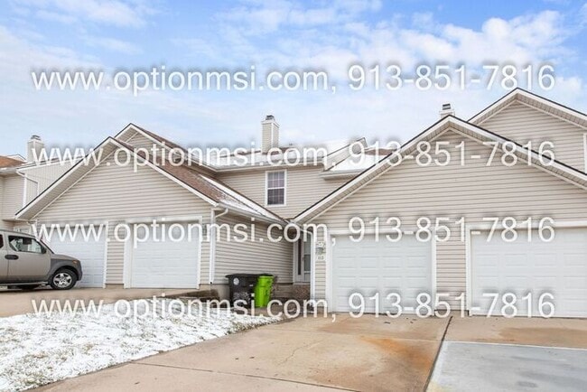 Building Photo - 2-bedroom townhome now available in Belton!