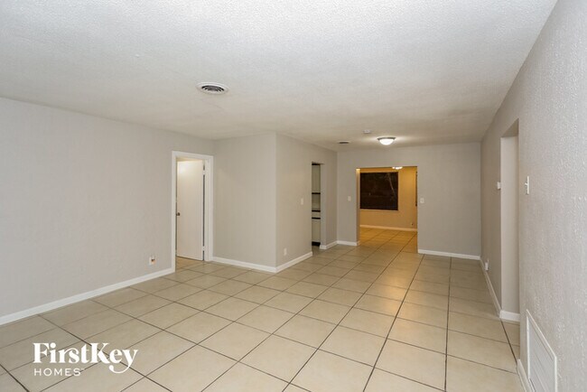 Building Photo - 1750 Sunset Strip