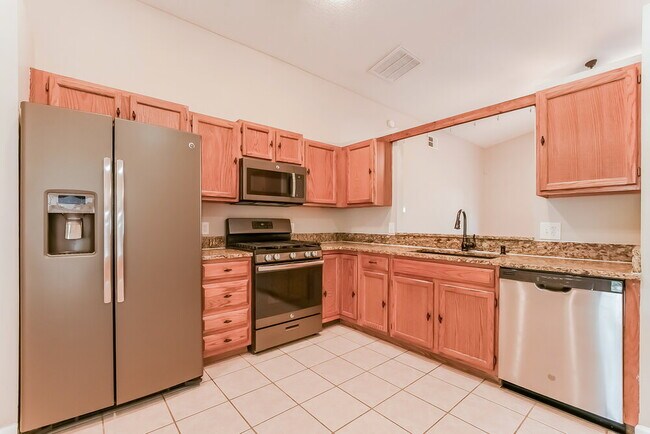 Foto del edificio - 4166 Shadow Creek Cir