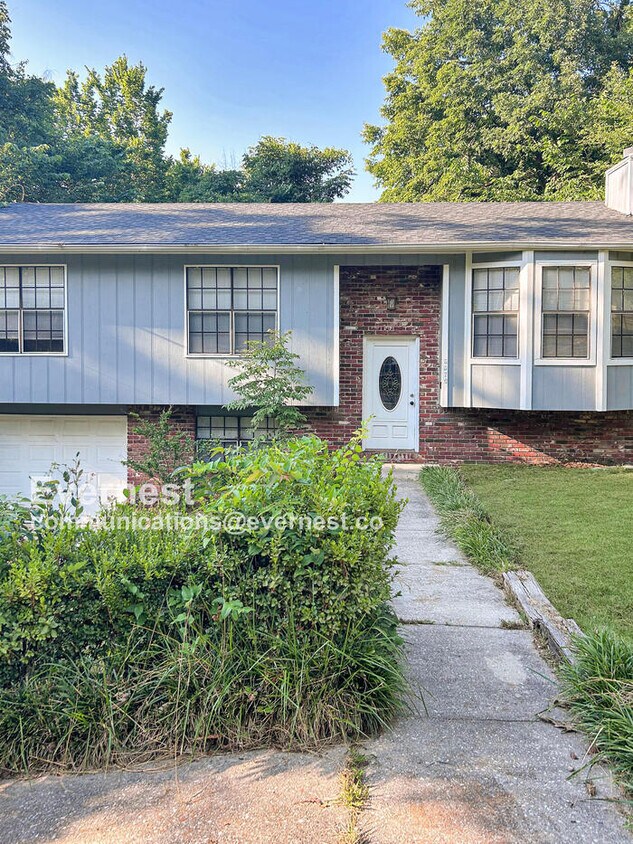 Primary Photo - 5576 Dug Hollow Rd