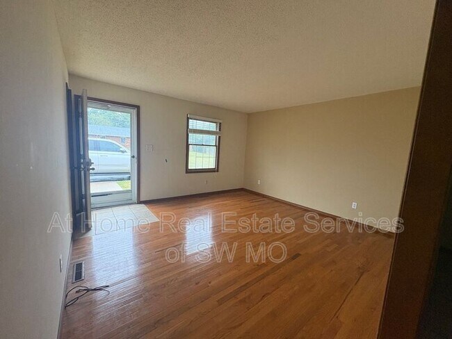 Foto del edificio - 3161 S Kimbrough