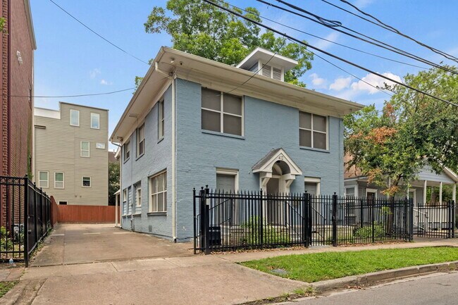 Building Photo - 412 Drew St