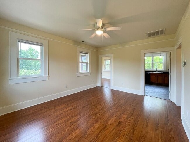 Building Photo - 56 Starnes Ave