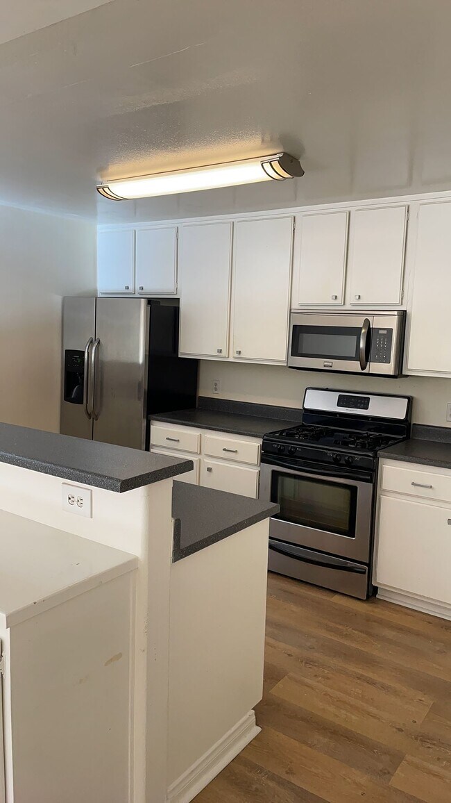 Foto del edificio - Bentley Luxury Investments LLC