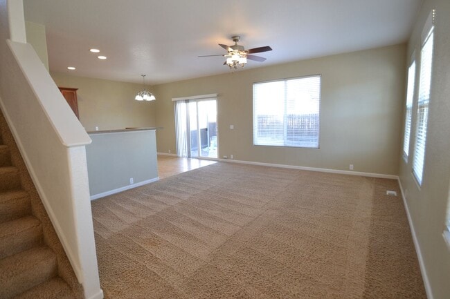 Foto del edificio - 3 Bed 2.5 Bath in Woodmen Hills w/AC