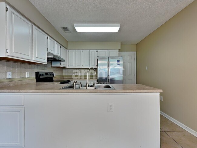 Foto del edificio - 138 Lions Gate Rd