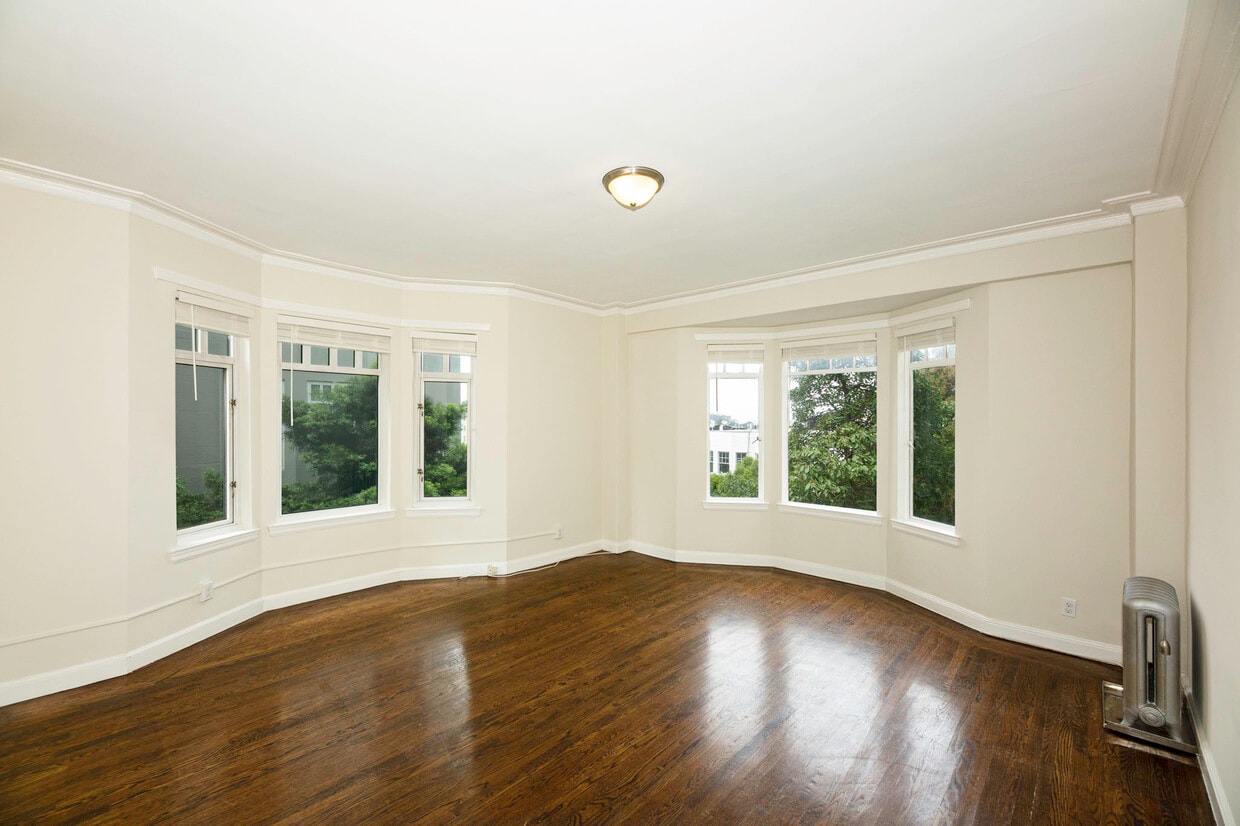 Primary Photo - 1320-1380 Lombard