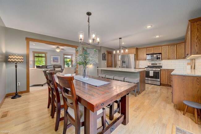 Building Photo - 4 br, 3 bath House - 14212 Garden Way N