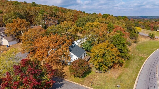 Building Photo - 102 Windwood Ln