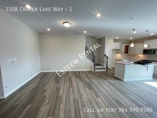 Building Photo - 1108 Crater Lk Wy