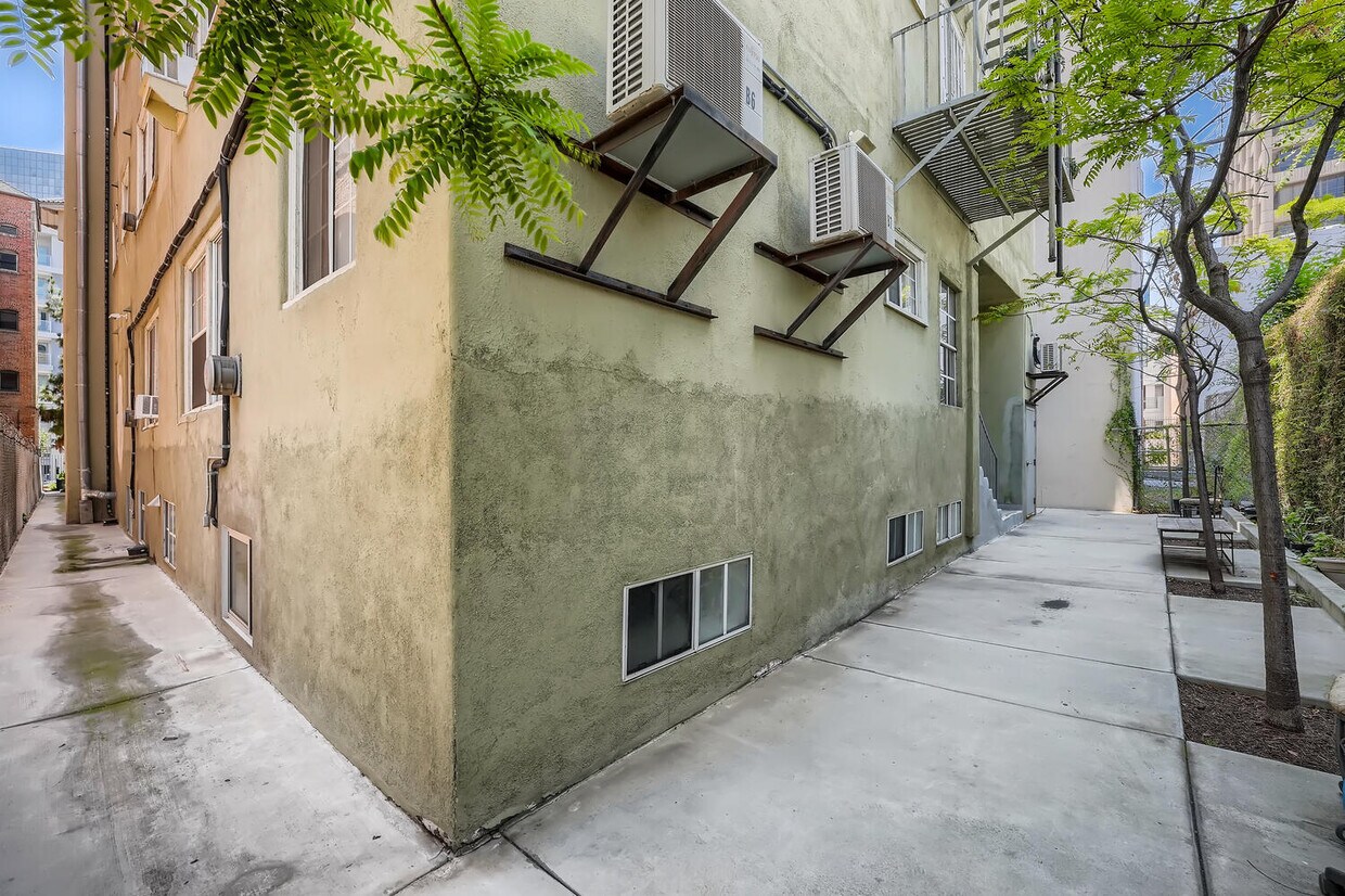 South Virgil Apartments Apartments in Los Angeles, CA Westside Rentals