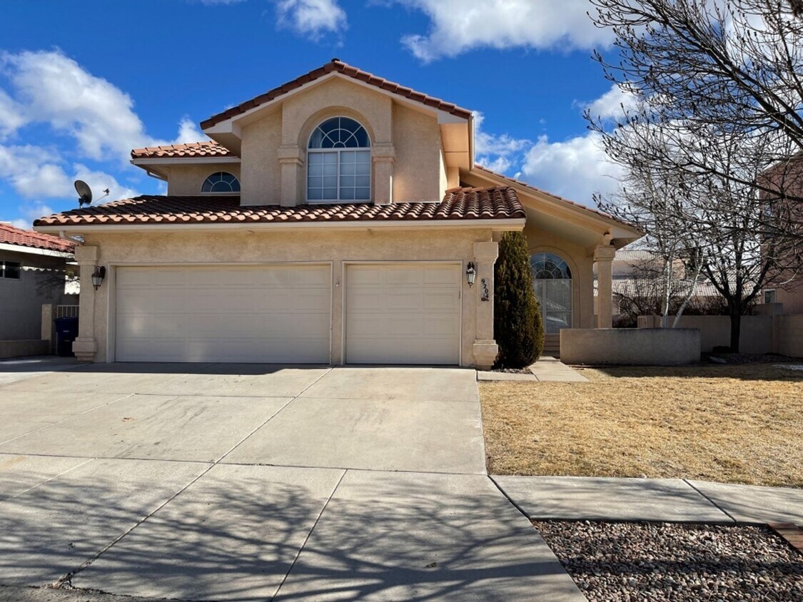 Foto principal - NE Heights Home