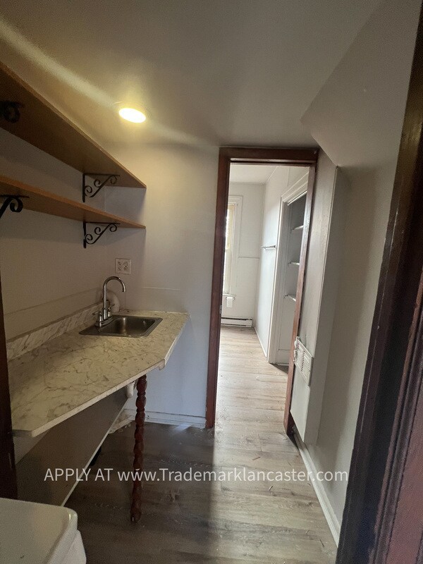Foto del edificio - 626 W Lemon St