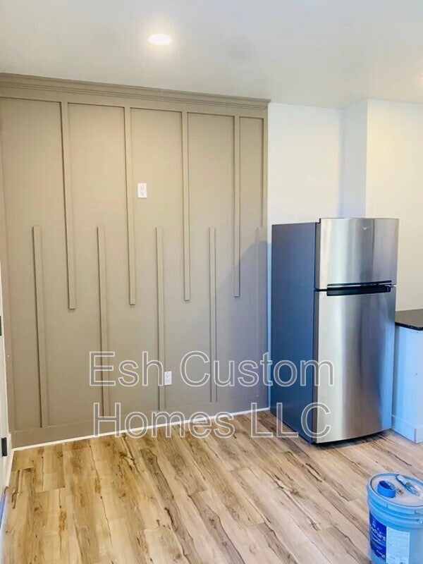 Building Photo - 11 E Walnut St