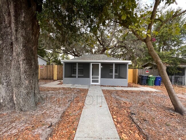 Building Photo - 1814 E Diana St