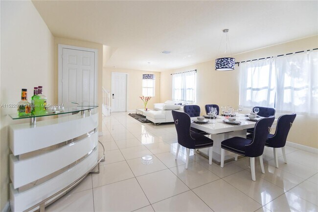 Foto del edificio - 9965 NW 86th Terrace
